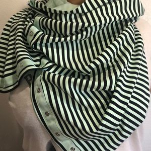 Lululemon 🍋 Vinyasa Scarf !!